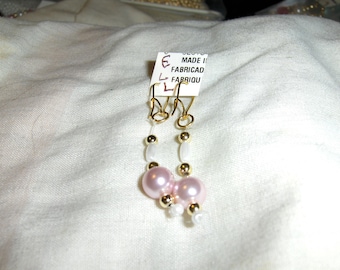 Pendientes de arroz rosa hechos a mano