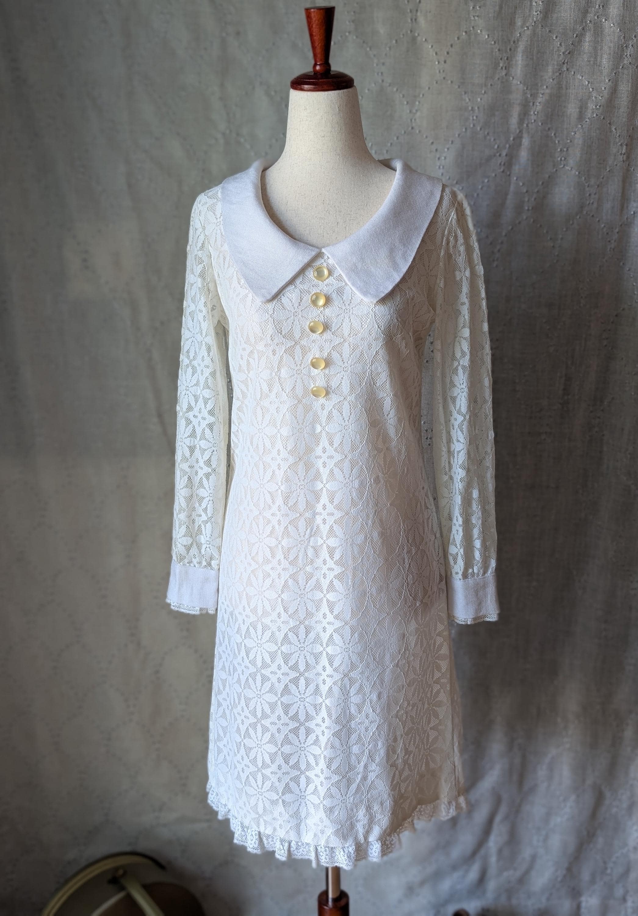 1960s Vintage Daisy Dress, Lace Overlay, Linen Collar, Mod, Sheath, Long Sleeve