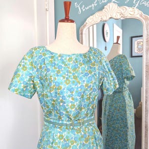 1950s 1960s Leslie Fay Blue and Green Floral dress, Ballet beckline, Tulip Skirt, with Belt, So Classy!