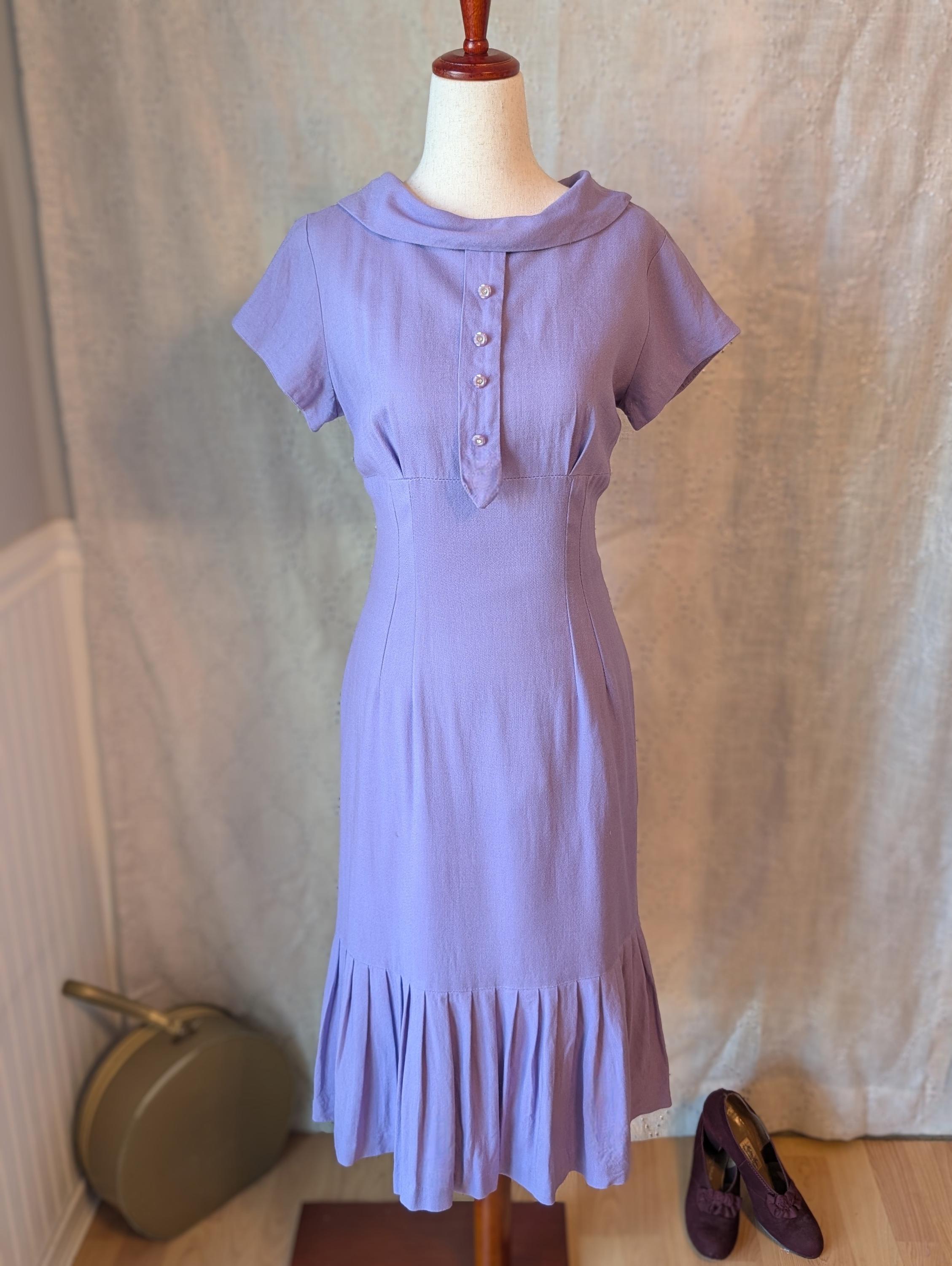 1950s Vintage Linen Wiggle Dress with Cowl Neck and Pleated Skirt, Lucite Buttons, Gorgeous Lilac Color