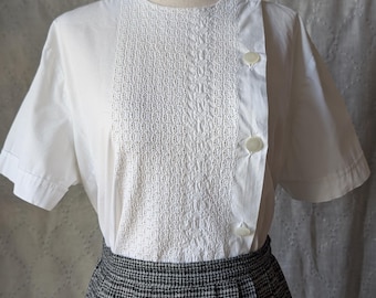 40s 50s True Vintage White Cotton Eyelet Blouse, Side Button-up