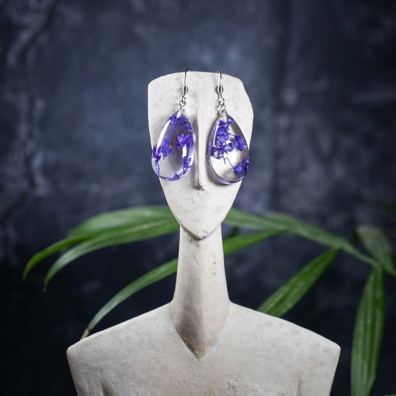 Great beautiful Romantic real Flower earring drop shape delicate violet in environmentally friendly epoxy resin stainless steel earwires
