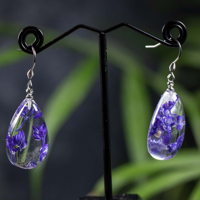 Great beautiful Romantic real Flower earring drop shape delicate violet in environmentally friendly epoxy resin stainless steel earwires