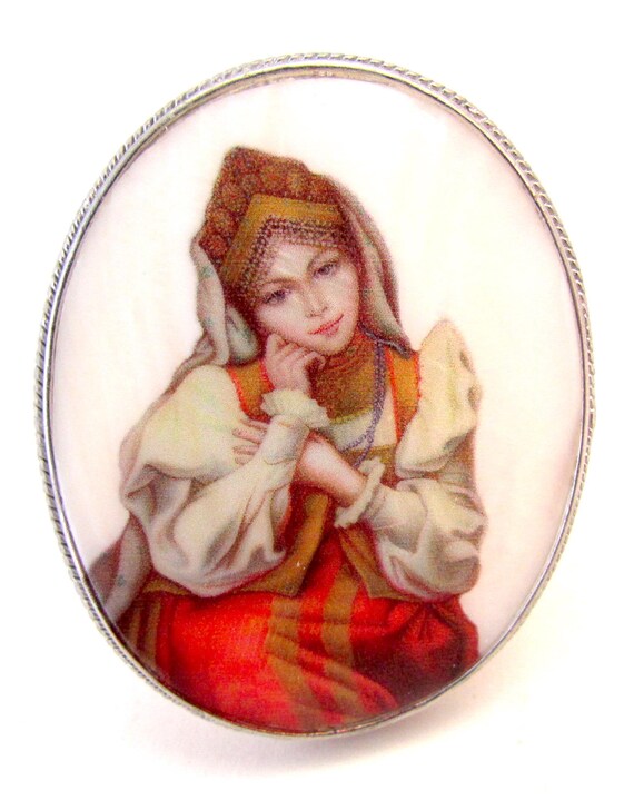 Broche Nacre Peinte Paysage Russe – Fedoskino, Bijou Fantaisie, Cadeau