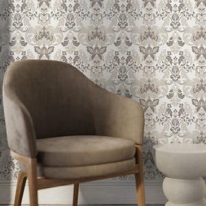 Victorian Wallpaper with an Intricate Damask Motif in Cream and Taupe - D098
