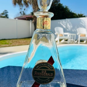 Old Fitzgerald-distilleerderij gebotteld in Bond 100 proof whisky driehoekige fles karaf Vintage