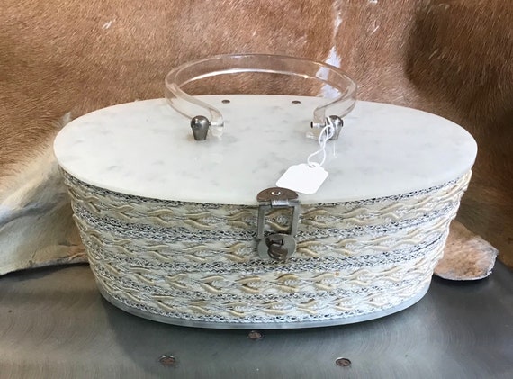 Fabric trim oval 50s box purse