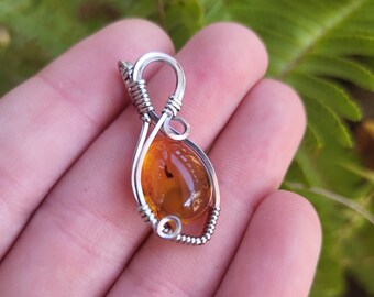 Baltic Amber Necklace in Swirling Silver-Plated Copper - Effortless Elegance for Everyday Chic