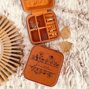 Engraved Jewelry Travel Case, Personalized Mother&#39;s Day Gift, Faux Leather Jewelry Travel Case, Custom Birthday Gift for Jewelry Lovers
