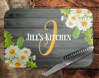 Gift cutting board Wooden kitchen board Board with daisies Cutting board Daisies Family gifts Gift for home Home board Wooden board