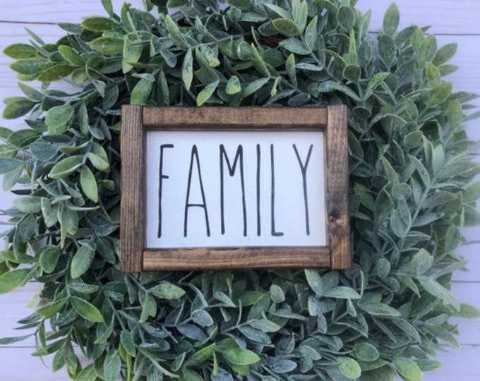 FAMILY | signs | wood signs | farmhouse signs | kitchen | home decor | farmhouse decor | farmhouse | signs with quotes