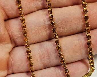 Cadena de copa de cristal con cristales Swarovski en latón y piedras de topacio PP18 (2,5 mm)