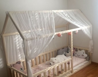 Toddler house bed with slats, Montessori floor bed, kid's bed, wood bed, kid's bedroom, www.home4dreams.com