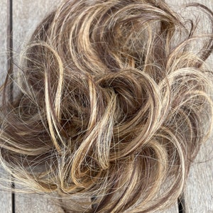 Brown with highlights (4/27)top knot bun scratch ponytail extensions scrunchie human hair