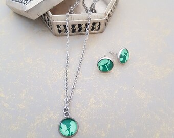 Leaf Green Upcycled Pendant Necklace and Earring Set, Handmade from Coffee Pods, Eco Friendly Gift, Sustainable Style, Unique Gift for Her