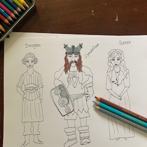 Puede incluir: Un dibujo en blanco y negro de tres personajes de la obra Cymbeline. Los personajes son Imogen, Cymbeline y la Reina. Los personajes están dibujados en un estilo sencillo y están listos para ser coloreados.