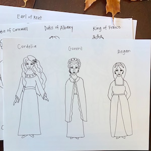 Puede incluir: Dibujos lineales en blanco y negro de tres mujeres etiquetadas como Cordelia, Goneril y Regan, con los nombres de Earl of Kent, Duke of Albany y King of France arriba. Los dibujos están sobre papel blanco.