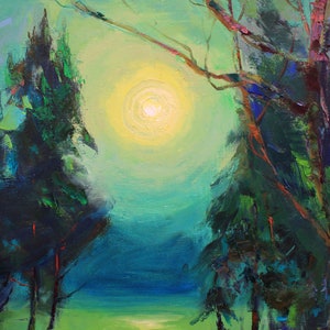 Peut inclure: Une peinture repr&eacute;sentant une sc&egrave;ne de for&ecirc;t avec un soleil jaune vif brillant &agrave; travers les arbres. Les arbres sont d'un vert fonc&eacute; et bleu, et le ciel est d'un bleu clair. La peinture a un style doux et impressionniste.