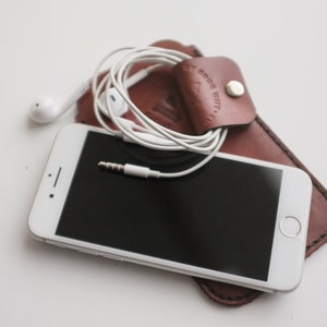 Set of 2 leather cord keeper, earphone holder, headphone holder, organizer earphone, earphone storage, holder cable image 3