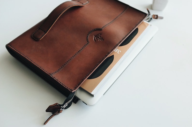 Étui portefeuille en cuir A4 fabriqué à la main Étui personnalisé Porte-documents Pochette pour documents Étui portefeuille en cuir pour MacBook image 1