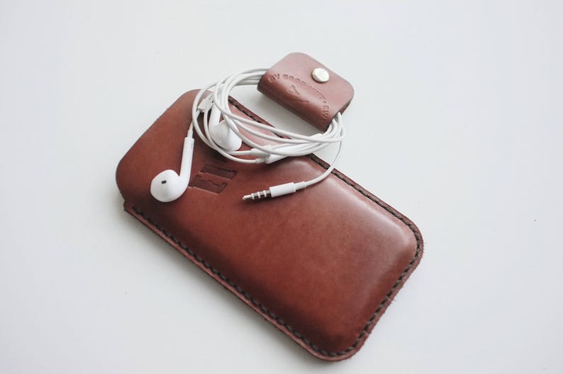 Set of 2 leather cord keeper, earphone holder, headphone holder, organizer earphone, earphone storage, holder cable image 4