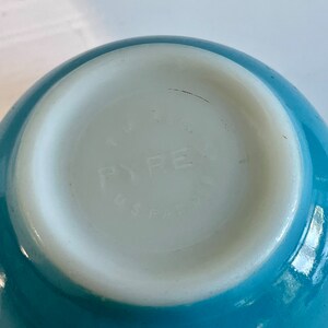 Small Vintage Turquoise Blue Pyrex Mixing Bowl - Etsy
