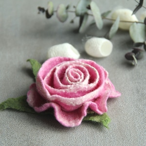Felt flower Felt brooch Rose brooch Rose jewelry Felt flower brooch Felt rose Felt brooch Wool flower Gift for her Wool rose Pink rose