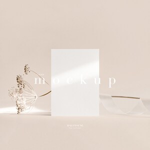 Bruiloft kaart mockup, 5 x 7 kaart mockup, lege kaart, minimalistische kaart mockup, uitnodiging mockup, briefpapier mockup, briefpapier kaart mockup