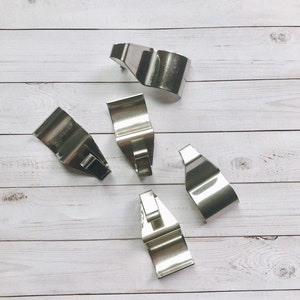 Powder Coated Stainless Steel No-Hole Siding Hooks image 5