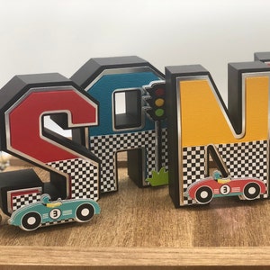 dos rápidos, carta 3d, 2do cumpleaños, decoración de fiesta, dos rápidos dos curiosos, fiesta de autos de carrera, autos de carreras fórmula 1, decoración de autos de carreras vintage