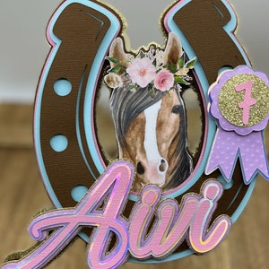Topper de pastel de caballo, fiesta de caballos, cumpleaños de vaquera, decoración de pastel personalizado, fiesta de vaquera, herradura de la suerte, fiesta occidental, regalo de chica montando a caballo