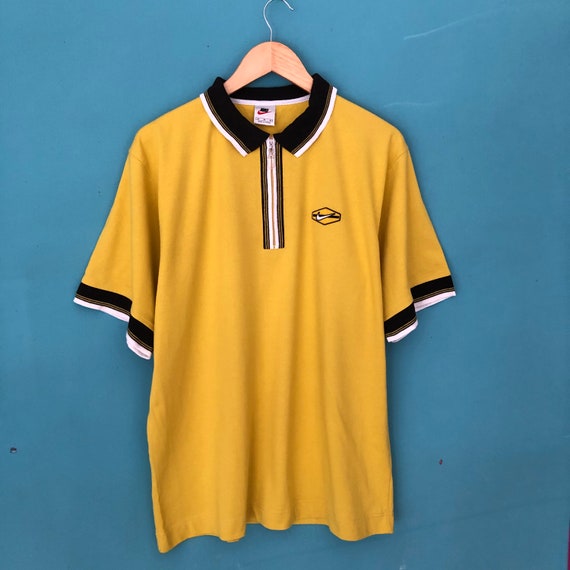 Vintage 90s Nike Yellow Polos Tee / Vintage 90s Ni