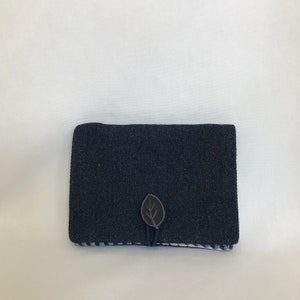 Pequeña cartera azul marino