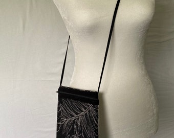 Leaf Print Small Crossbody Bag: Travel Passport Bag