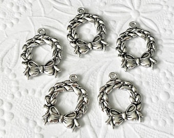 10 Silver Color Christmas Wreath Charms, DIY Jewelry Making, 24.5mm, HOL033