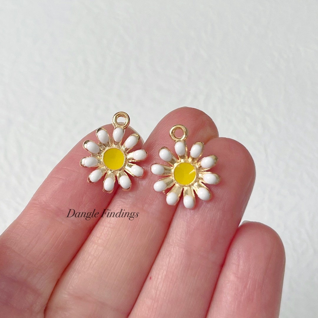 3x Daisy Charms, Enamel Daisy Flower Charms for Bracelet, Necklace