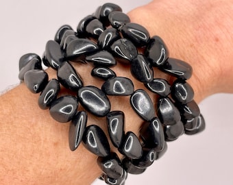 Bracciale con cristalli di shungite // Bracciale con perline di shungite // Gioielli con cristalli di shungite // Bracciale con ciottoli di shungite
