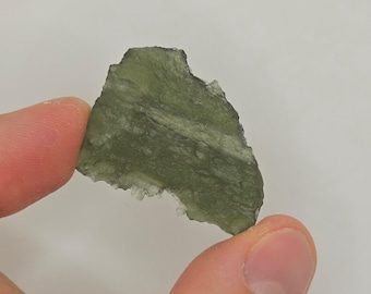 Cristallo di Moldavite autentico // Moldavite grezza // #77