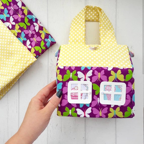 carry home dollhouse