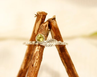 925 sterlingsilverring med peridot: Fina ädelstenssmycken