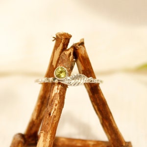 925 Sterling Silver Ring with Peridot: Fine Gemstone Jewelry