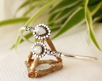 Versilbertes Mondstein Armband: verstellbarer Boho Schmuck