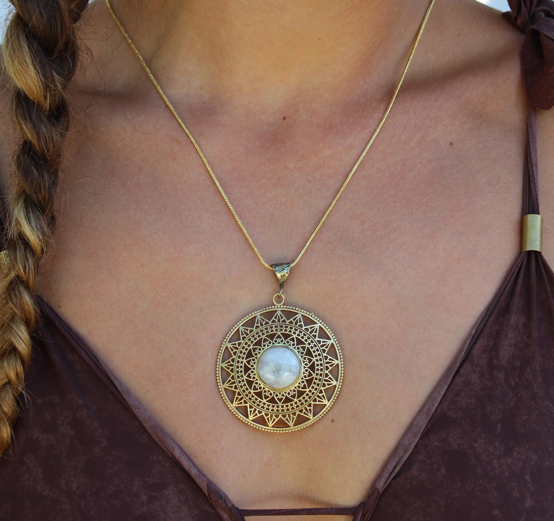 Collier Ethnique Avec Perles Et Grenouilles Dorées - Longueur 40 Cm, Métal, Occasion