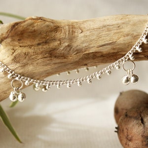 Chevillère avec grelot Chaine de pied argent bijoux ethniquesブレスレット de pied bijoux de plage Bijoux d'été Bijoux bohème chaine de cheville