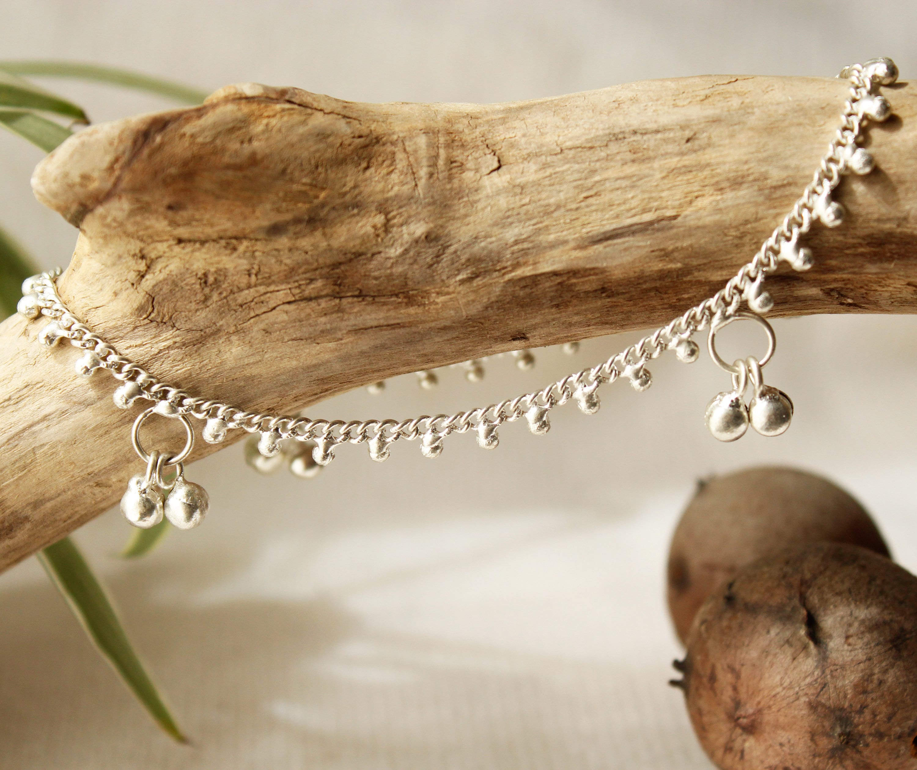 Chevillère avec grelot Chaine de pied argent bijoux ethniques bracelet de pied bijoux de plage Bijoux d'été Bijoux bohème chaine de cheville
