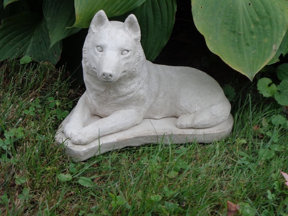 LIFE SIZE CONCRETE SHIH TZU STATUE MEMORIAL OR USE AS A GRAVE MARKER