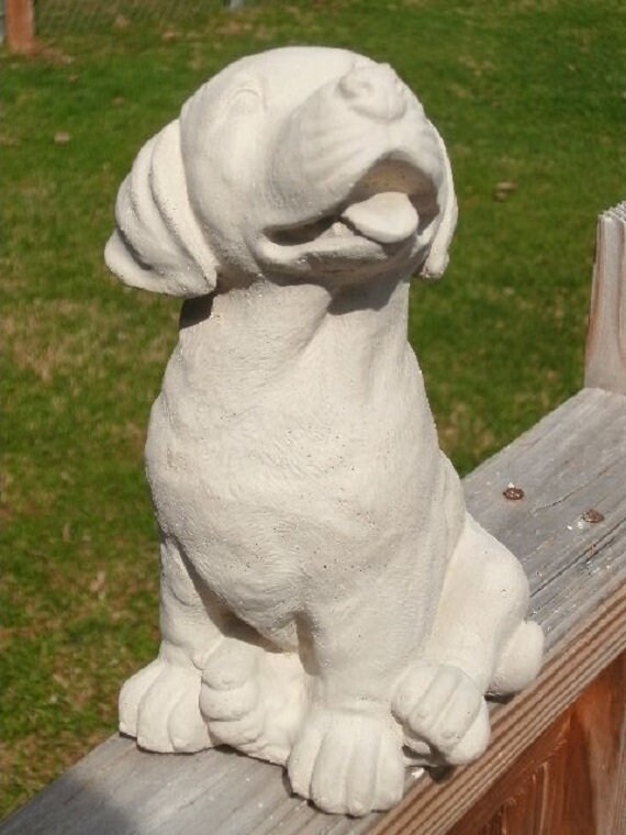 GRAVE MARKER MEMORIAL CONCRETE LABRADOR RETRIEVER OR GOLDEN RETRIEVER PUP