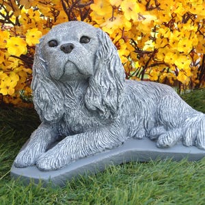 Cavalier King Charles Spaniel Concrete Statue Spaniel Memorial Stone Pet Loss Garden Decor Grave Marker Dog Mom Gift Made In America