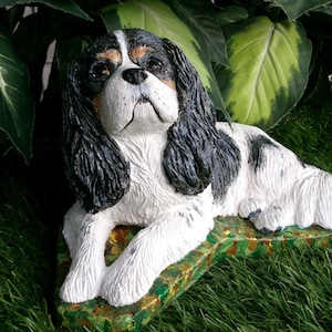 Cavalier King Charles Spaniel Concrete Statue Spaniel Memorial Stone Pet Loss Garden Decor Grave Marker Dog Mom Gift Made In America