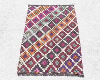 Kilim turco, Kilim geométrico vintage, 82 x 118 cm, alfombra de lana bohemia, Kilim anatolia hecho a mano, decoración multicolor para el hogar y la oficina.